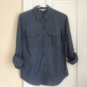 Lightweight LOFT chambray shirt with front pockets